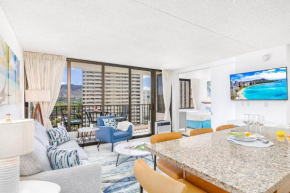 Diamond Head View Condo, Steps to Beach & Free Parking!